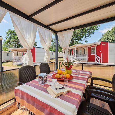 Camping Adria Mobile Home Park Umago Exterior foto