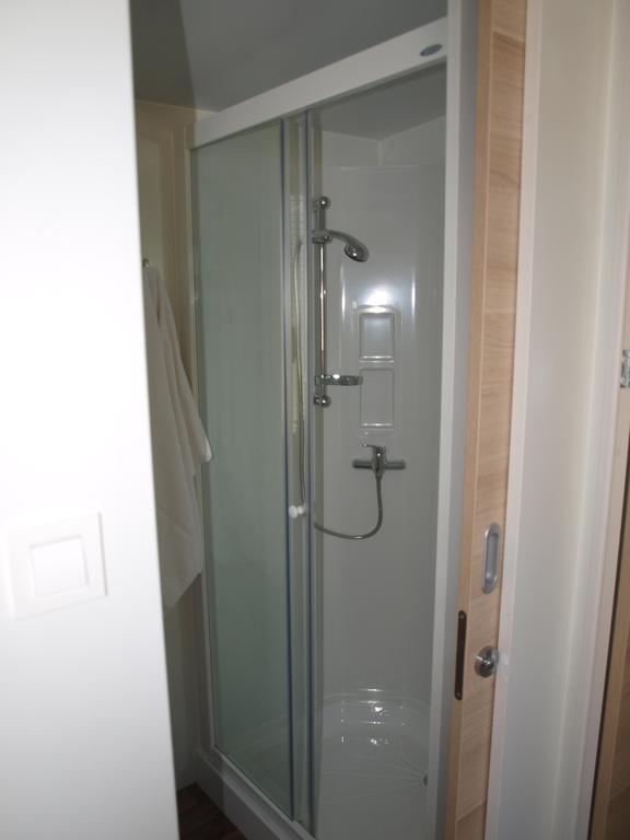 Camping Adria Mobile Home Park Umago Quarto foto