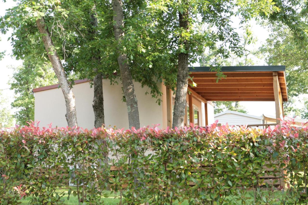 Camping Adria Mobile Home Park Umago Exterior foto