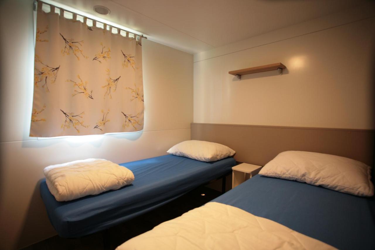 Camping Adria Mobile Home Park Umago Exterior foto