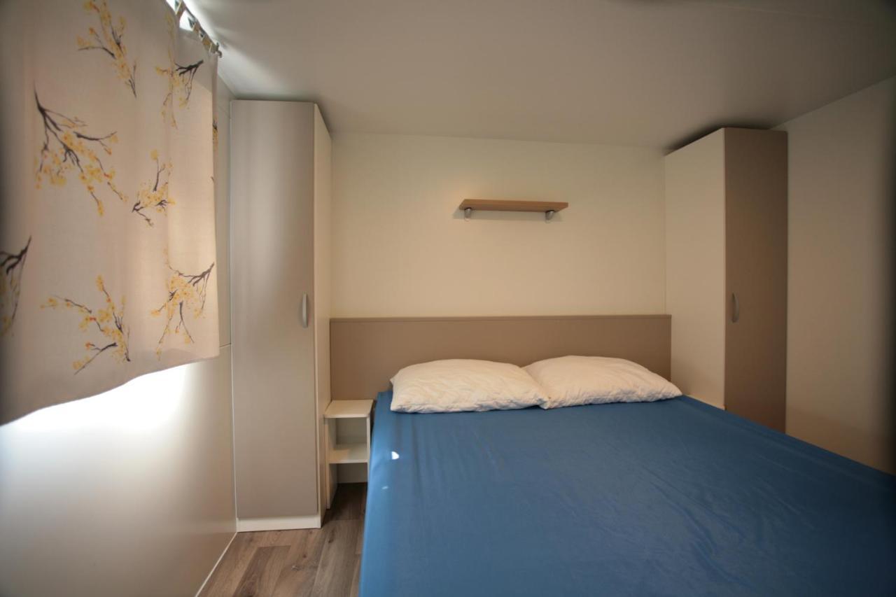 Camping Adria Mobile Home Park Umago Exterior foto