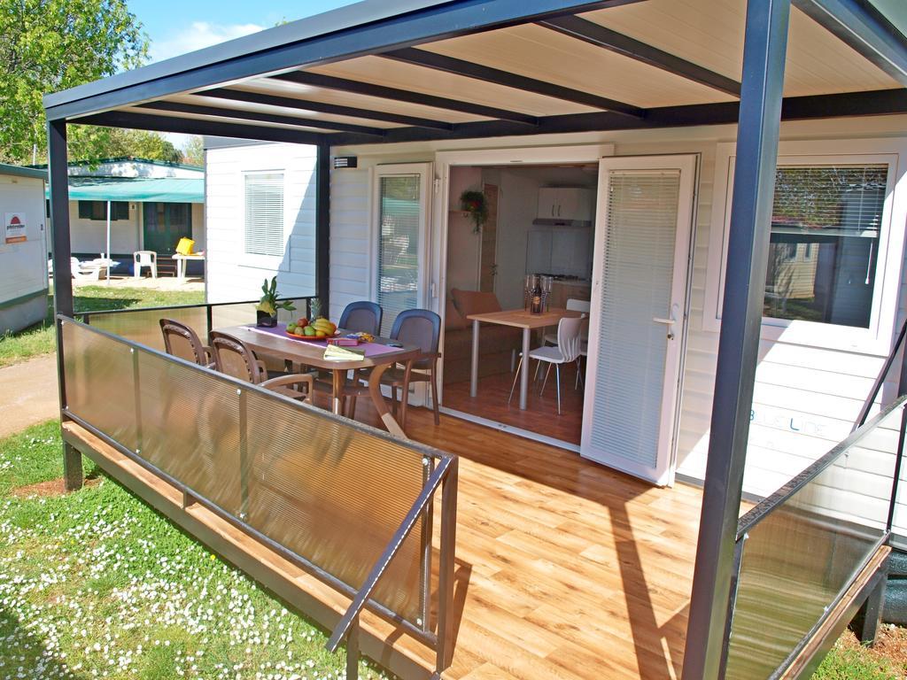 Camping Adria Mobile Home Park Umago Quarto foto