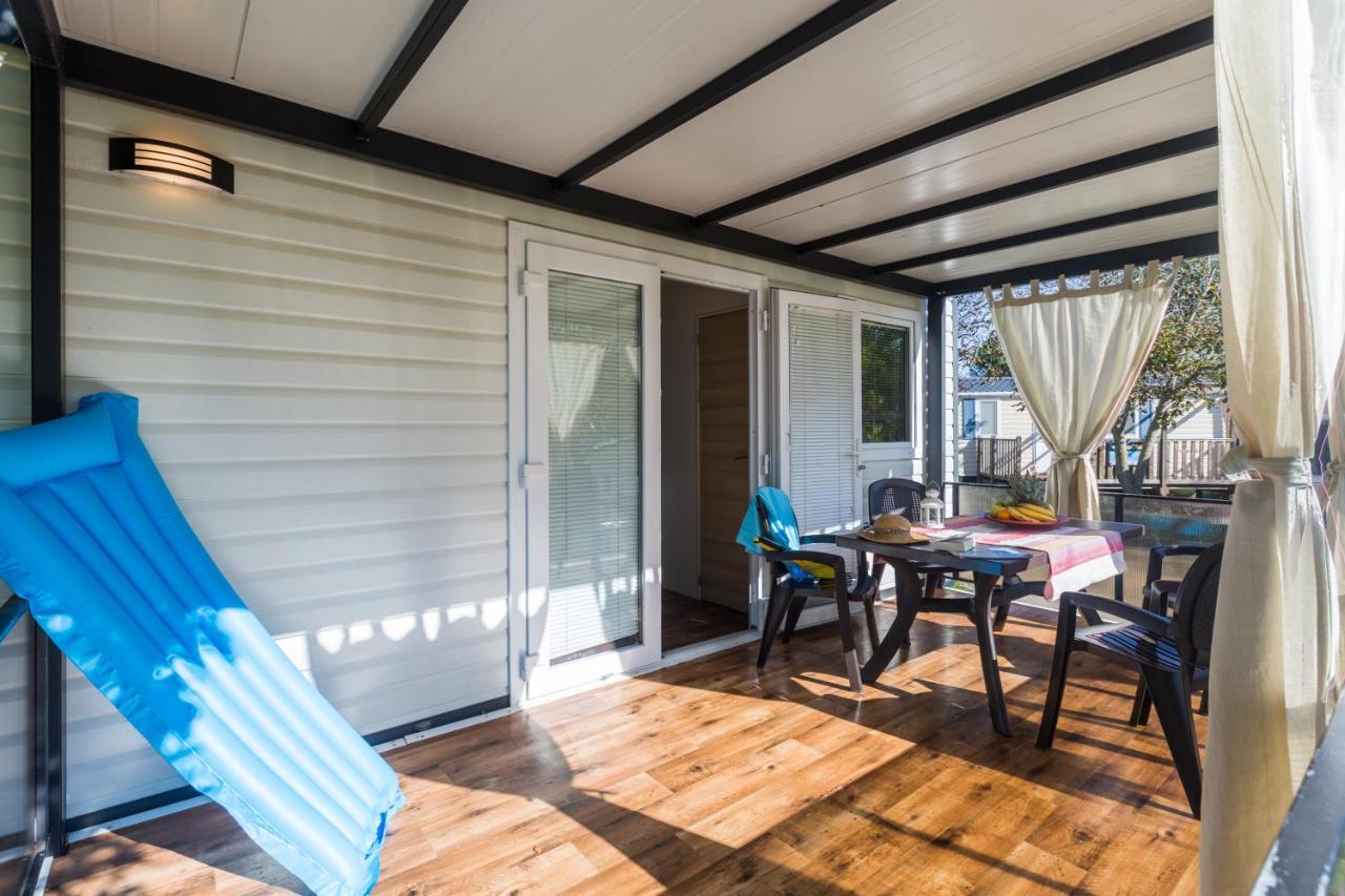 Camping Adria Mobile Home Park Umago Exterior foto