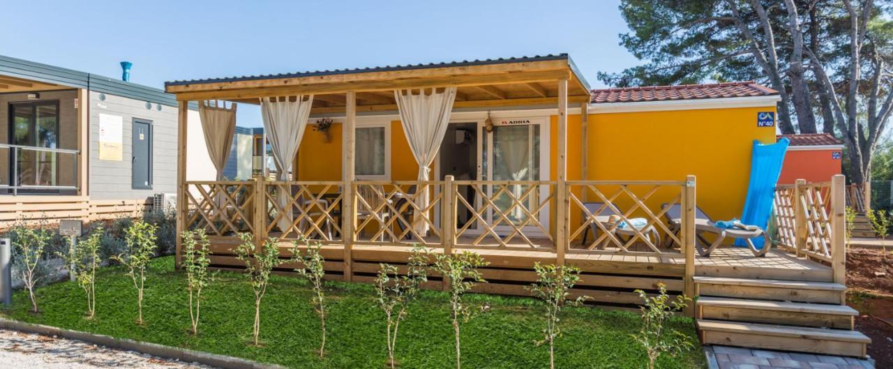 Camping Adria Mobile Home Park Umago Exterior foto
