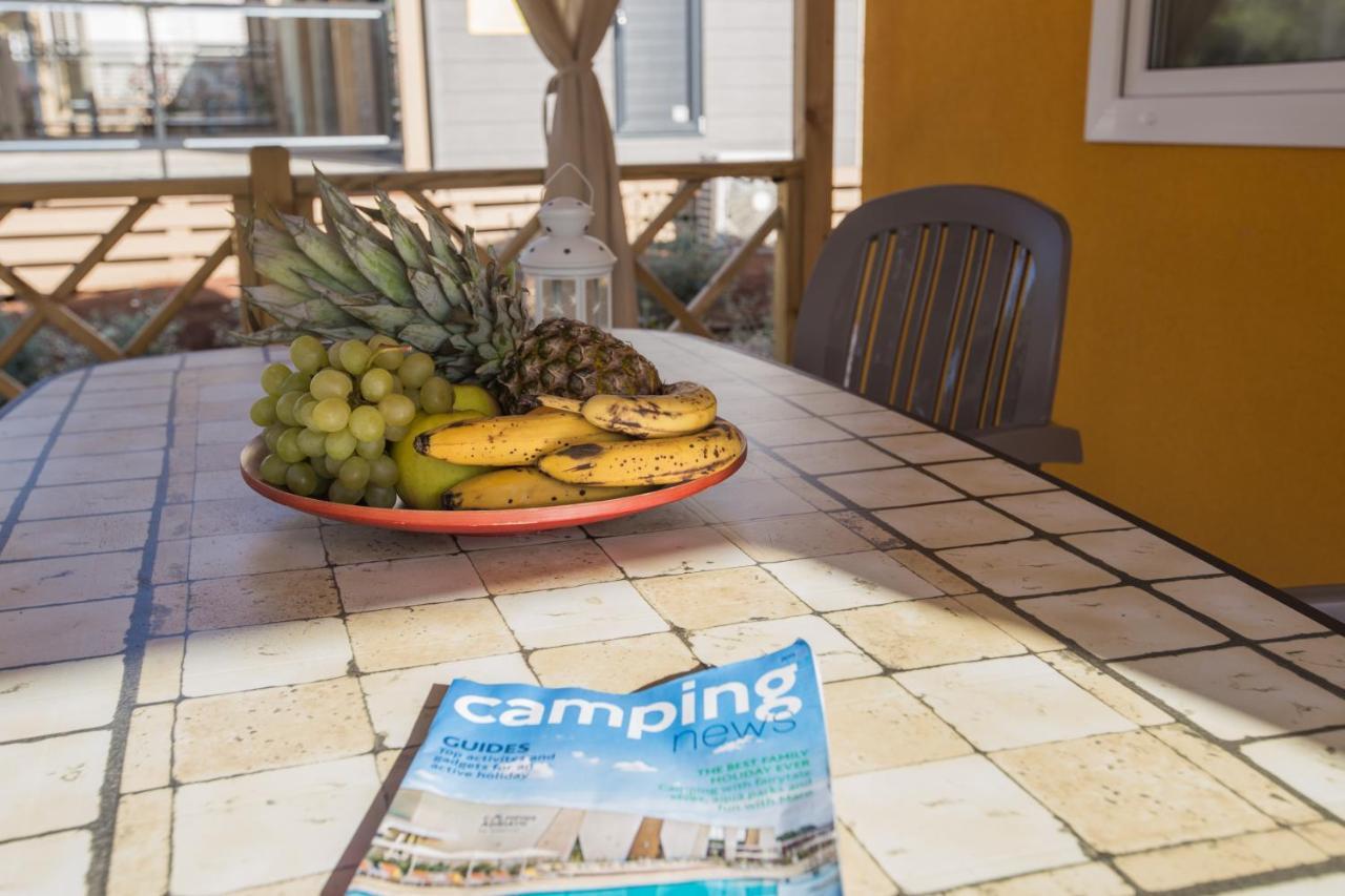 Camping Adria Mobile Home Park Umago Exterior foto